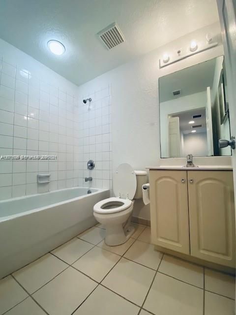 For Rent: $2,250 (2 beds, 2 baths, 1120 Square Feet)