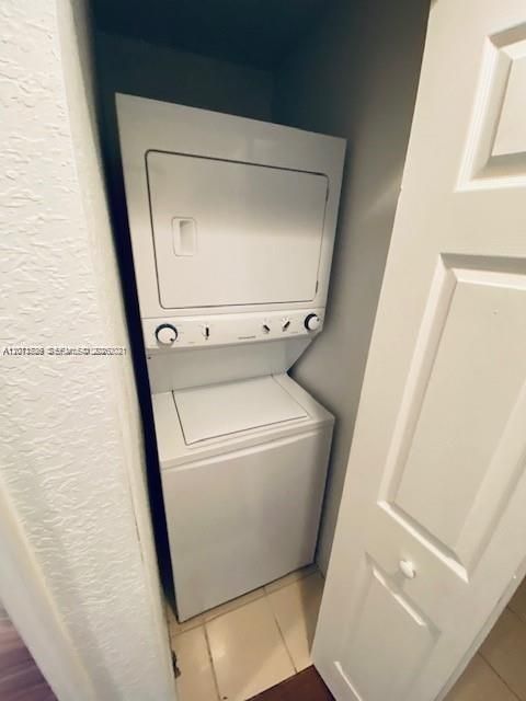 For Rent: $2,250 (2 beds, 2 baths, 1120 Square Feet)