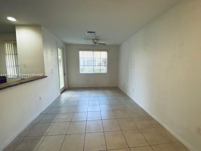 For Rent: $2,250 (2 beds, 2 baths, 1120 Square Feet)