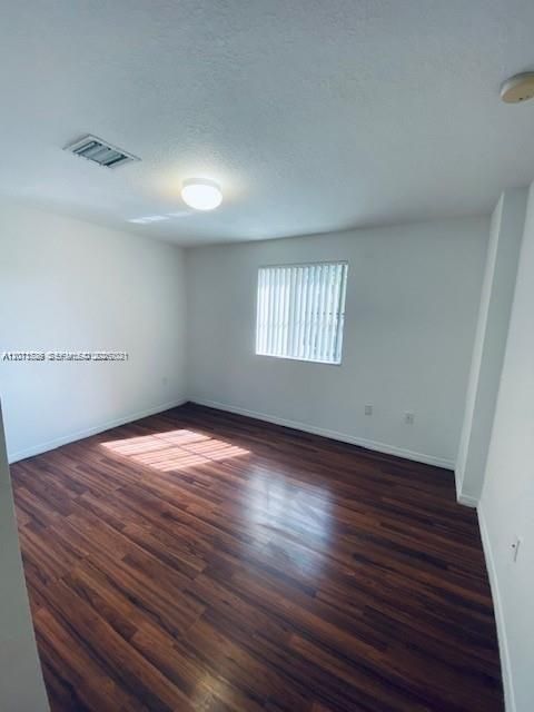 For Rent: $2,250 (2 beds, 2 baths, 1120 Square Feet)