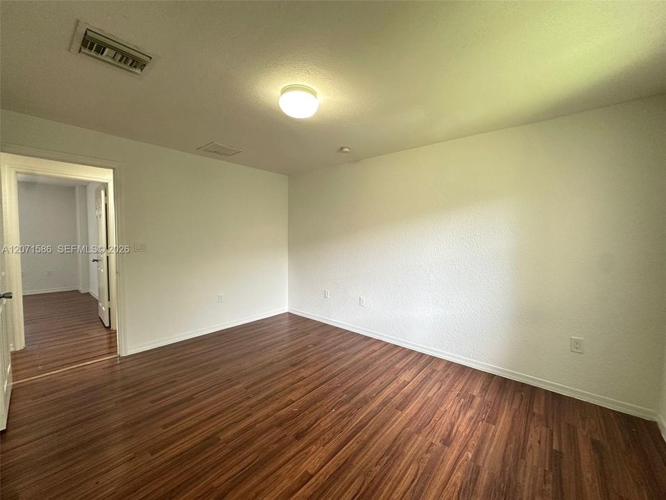 For Rent: $2,250 (2 beds, 2 baths, 1120 Square Feet)