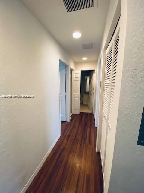 For Rent: $2,250 (2 beds, 2 baths, 1120 Square Feet)