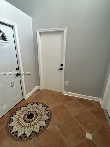 For Rent: $1,075 (1 beds, 1 baths, 2563 Square Feet)