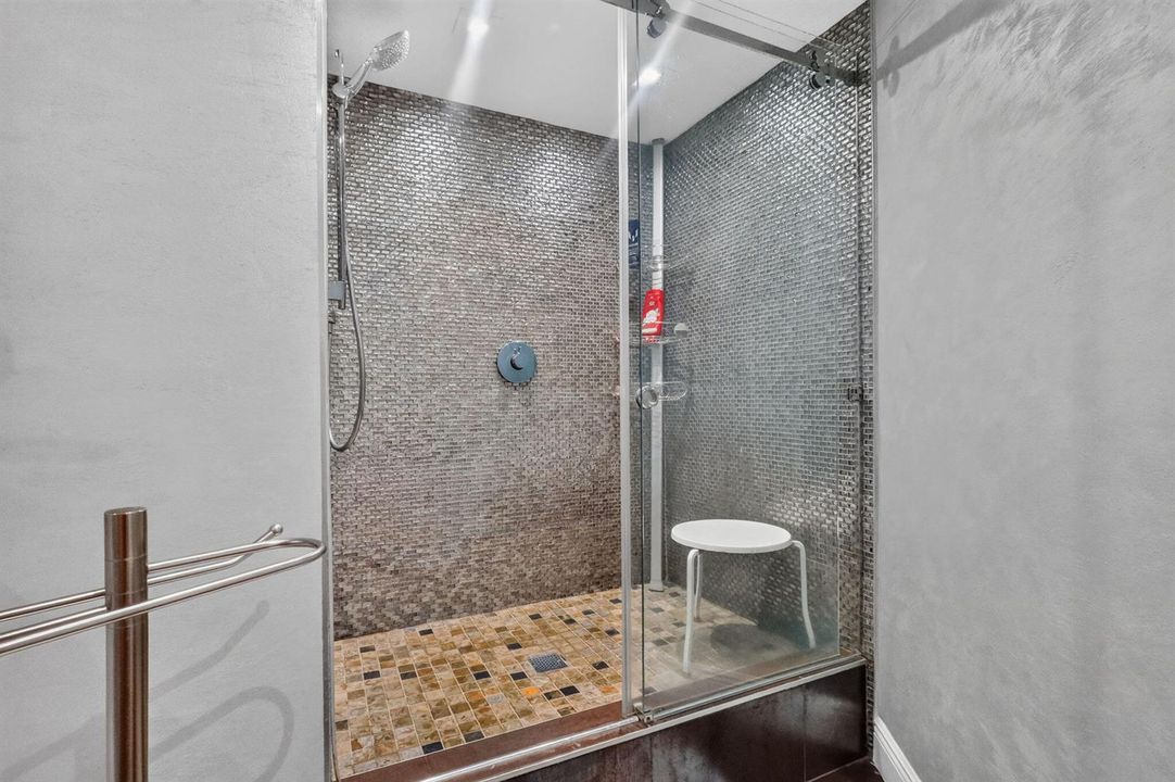 Bedroom 2 Bathroom