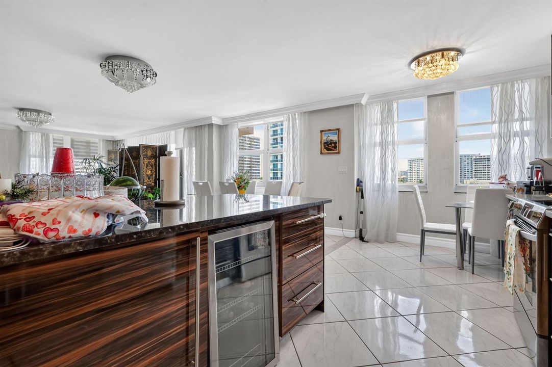 Kitchen/Dining