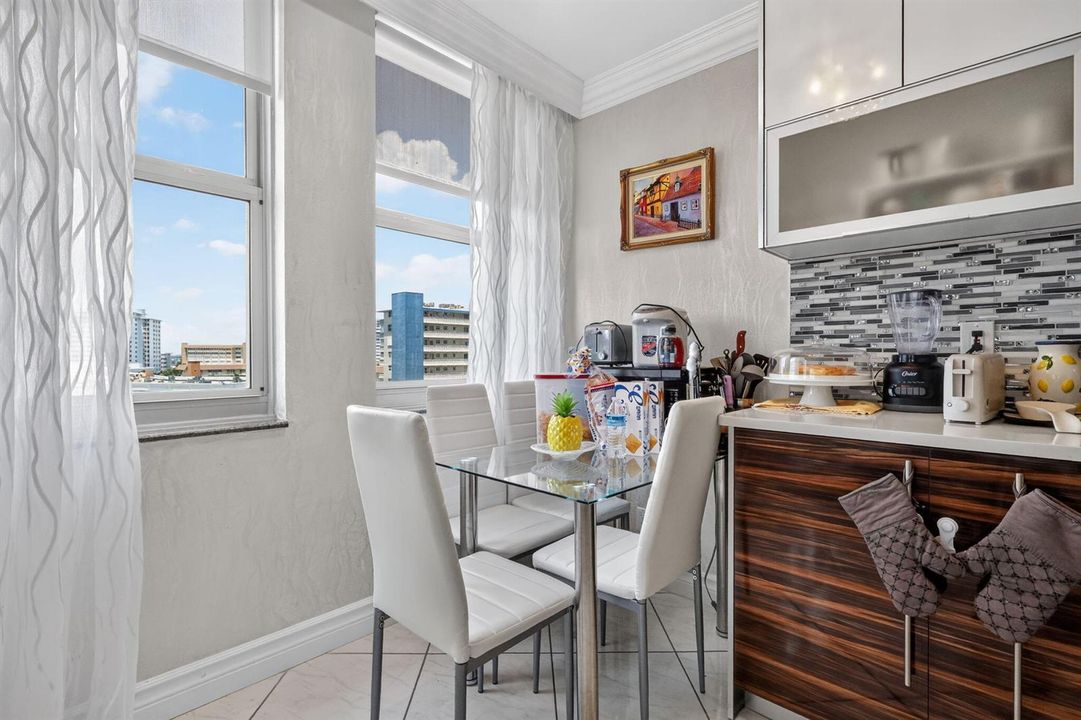 Kitchen/Dining