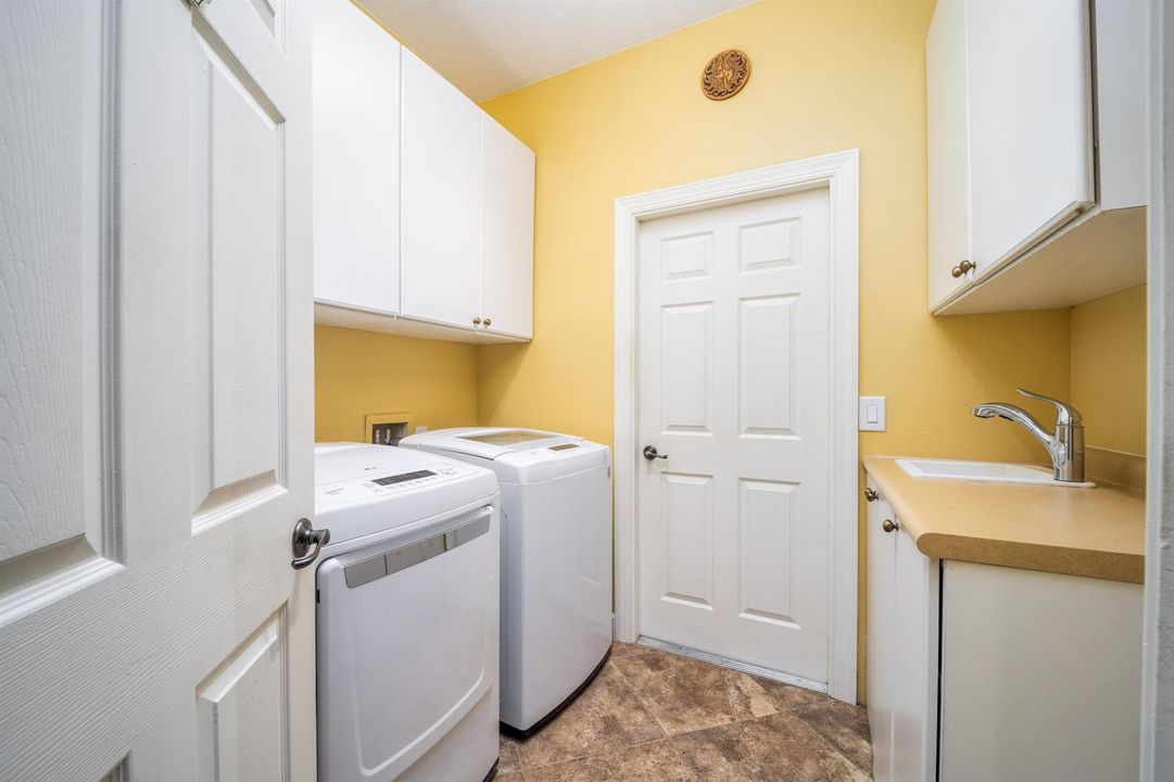 4220 Abington Woods Circle New-22