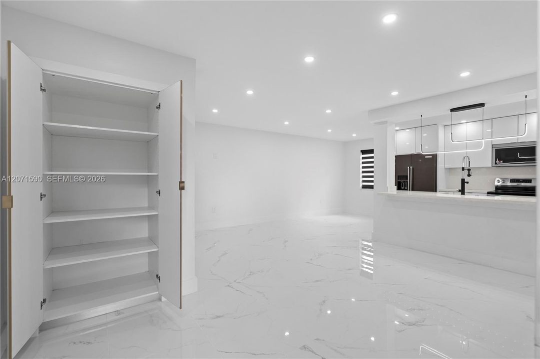 В аренду: $2,600 (2 спален, 2 ванн, 1030 Квадратных фут)