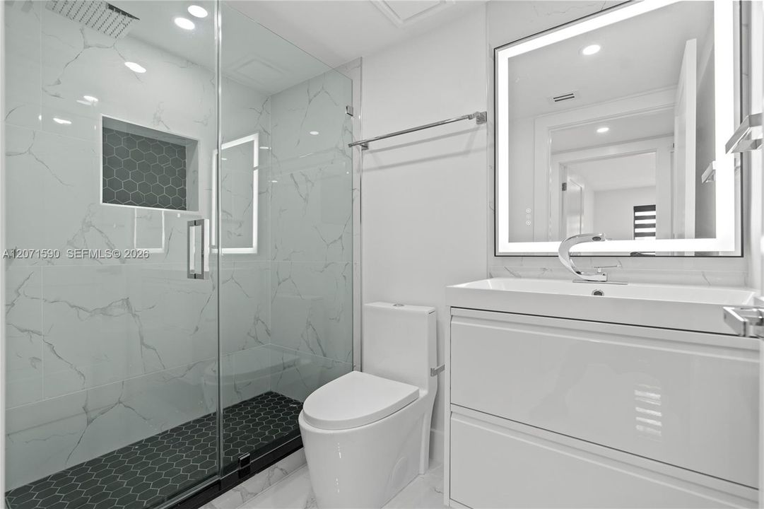 В аренду: $2,600 (2 спален, 2 ванн, 1030 Квадратных фут)