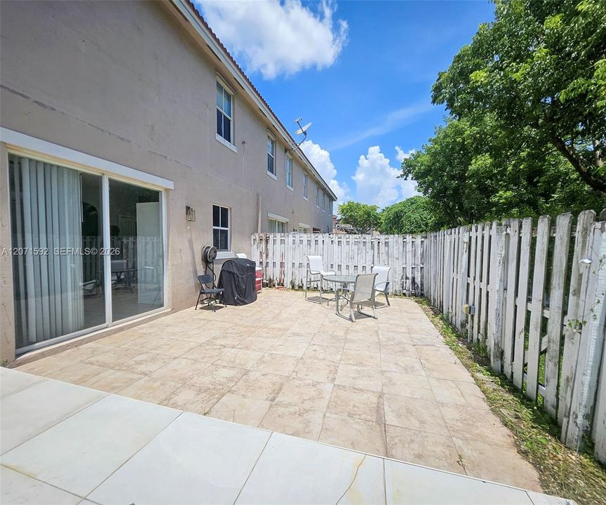 For Sale: $354,900 (3 beds, 2 baths, 1679 Square Feet)