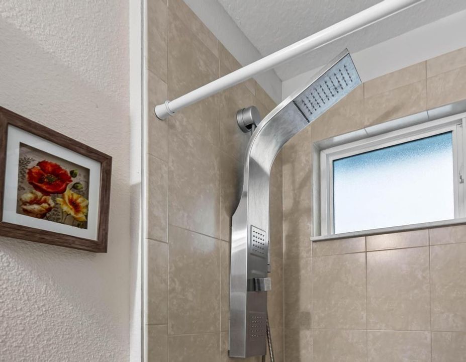 2205 Sandy Bay Ln-40