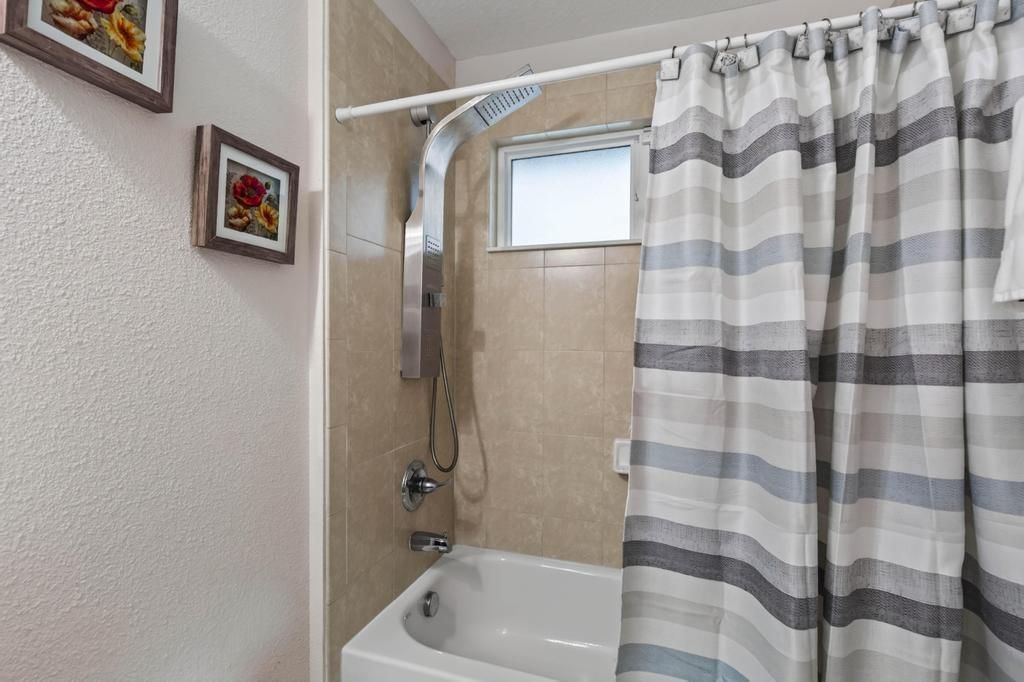 2205 Sandy Bay Ln-39