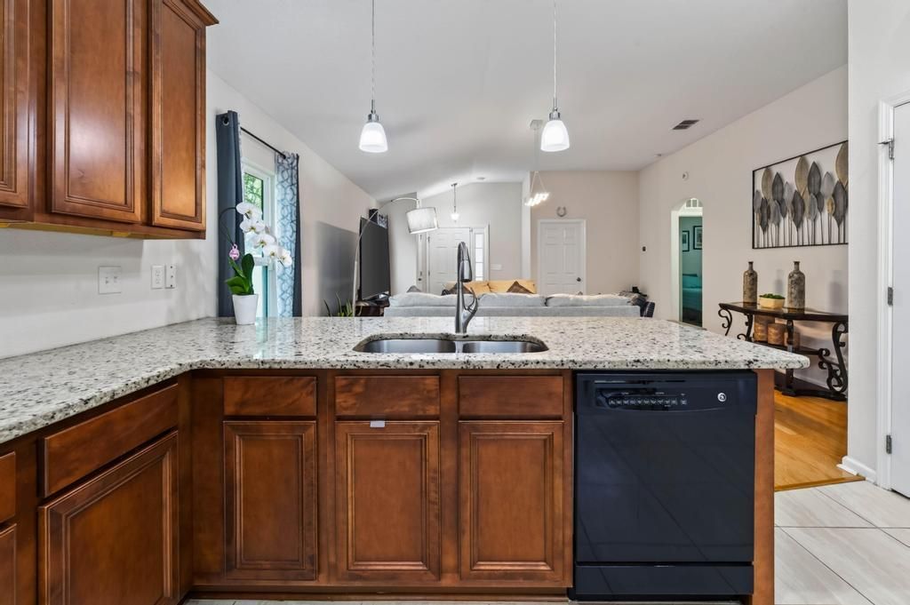 2205 Sandy Bay Ln-29