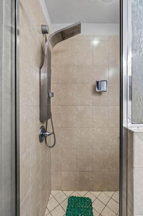 2205 Sandy Bay Ln-50