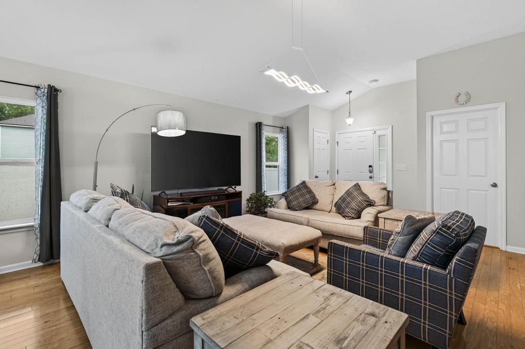2205 Sandy Bay Ln-16