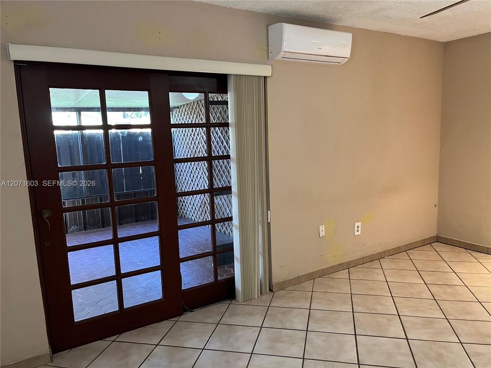 For Rent: $3,000 (3 beds, 2 baths, 1183 Square Feet)