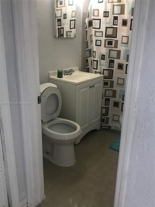 For Sale: $499,900 (2 beds, 1 baths, 920 Square Feet)