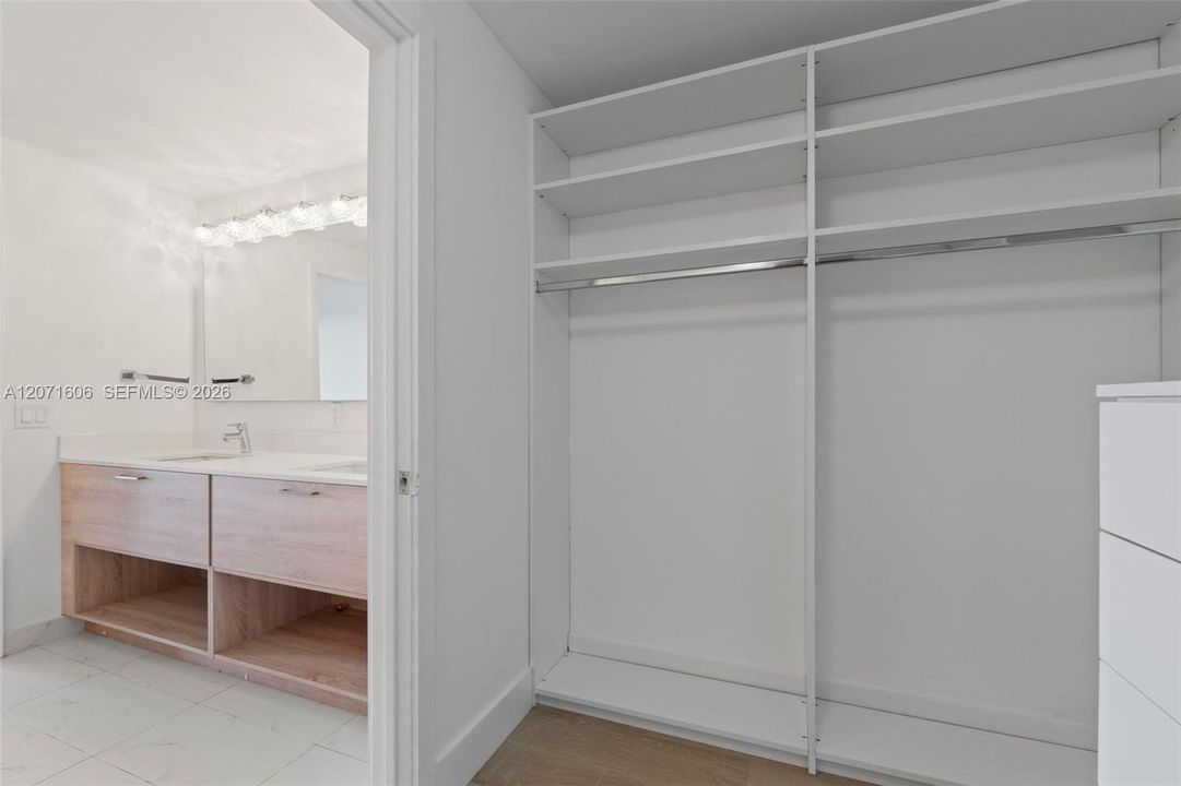 For Rent: $5,500 (3 beds, 3 baths, 1556 Square Feet)