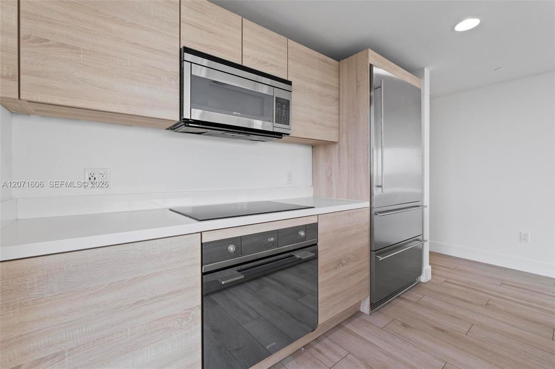 For Rent: $5,500 (3 beds, 3 baths, 1556 Square Feet)