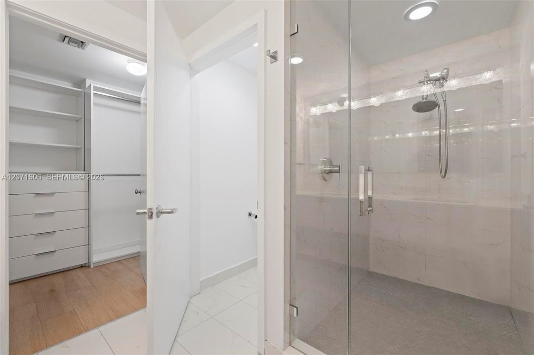 For Rent: $5,500 (3 beds, 3 baths, 1556 Square Feet)