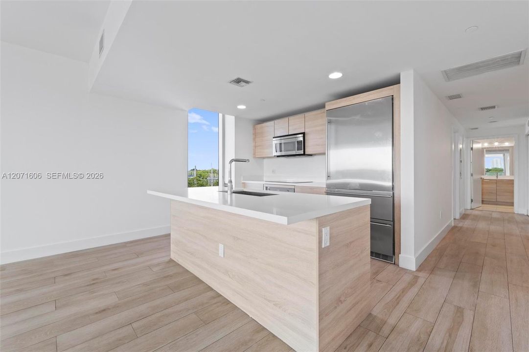 For Rent: $5,500 (3 beds, 3 baths, 1556 Square Feet)