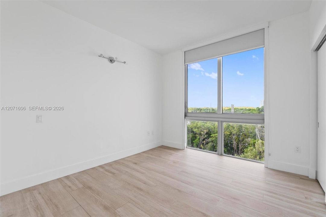 For Rent: $5,500 (3 beds, 3 baths, 1556 Square Feet)
