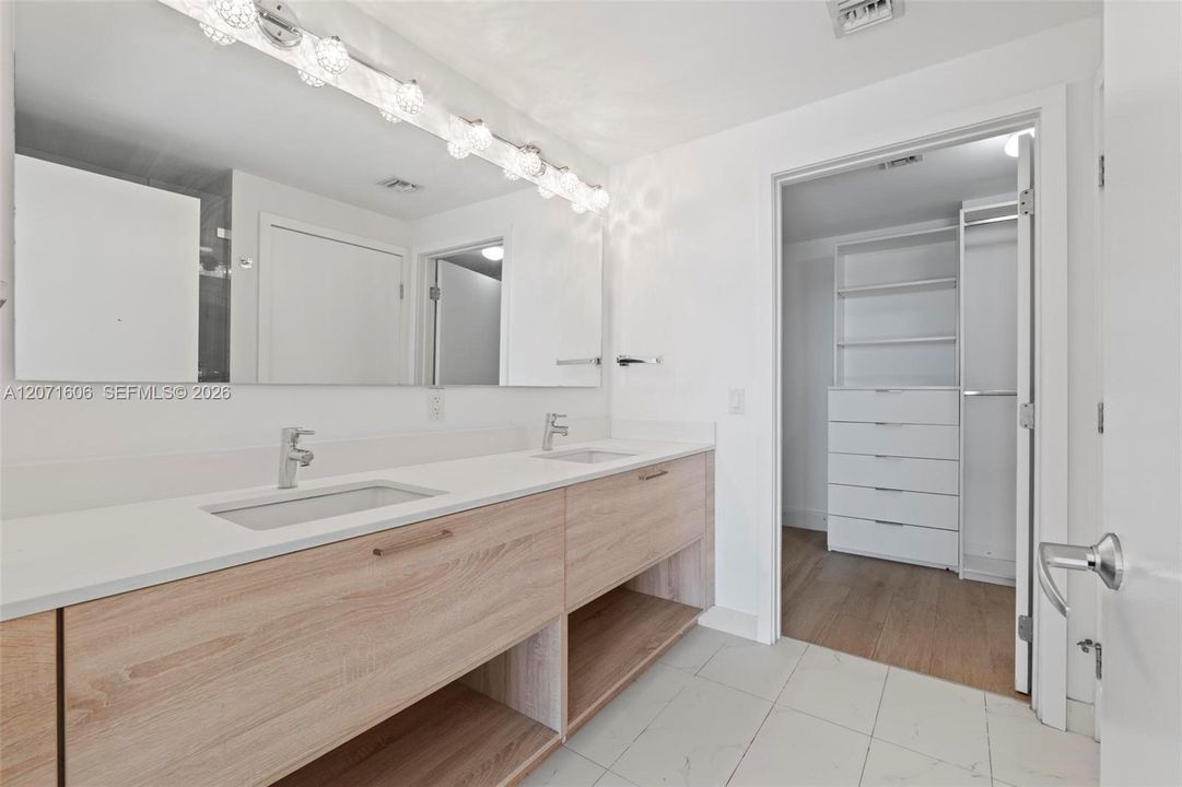 For Rent: $5,500 (3 beds, 3 baths, 1556 Square Feet)