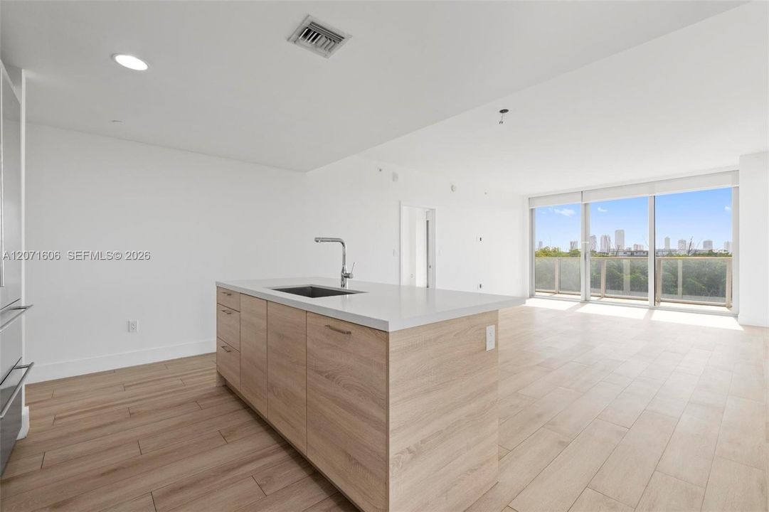 For Rent: $5,500 (3 beds, 3 baths, 1556 Square Feet)