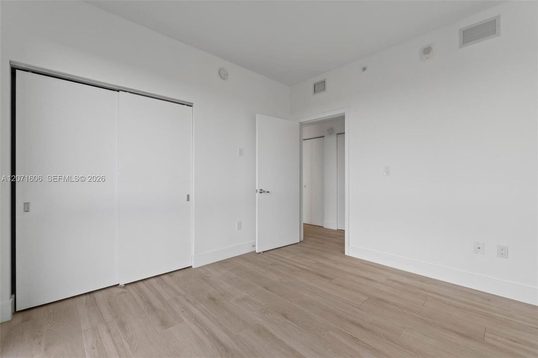 For Rent: $5,500 (3 beds, 3 baths, 1556 Square Feet)