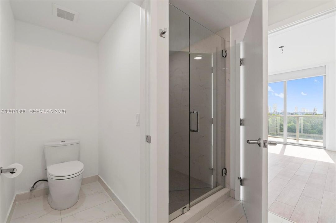 For Rent: $5,500 (3 beds, 3 baths, 1556 Square Feet)