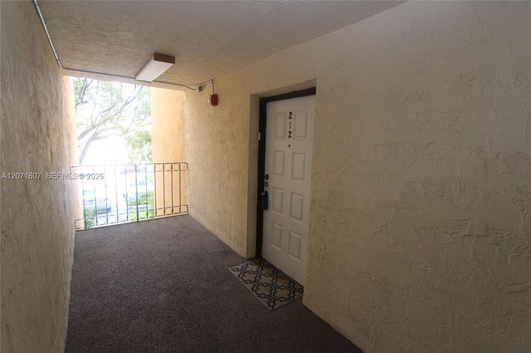 For Rent: $2,450 (2 beds, 2 baths, 1005 Square Feet)