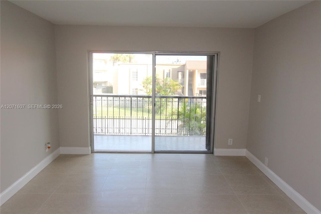 For Rent: $2,450 (2 beds, 2 baths, 1005 Square Feet)