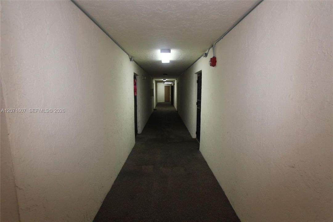 For Rent: $2,450 (2 beds, 2 baths, 1005 Square Feet)