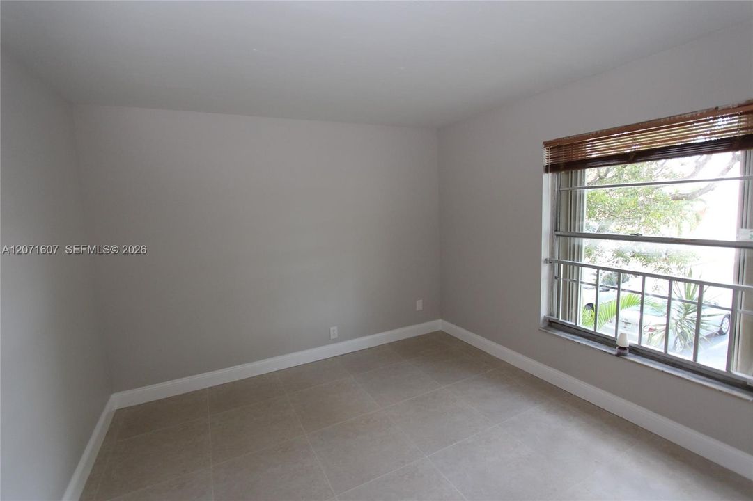 For Rent: $2,450 (2 beds, 2 baths, 1005 Square Feet)