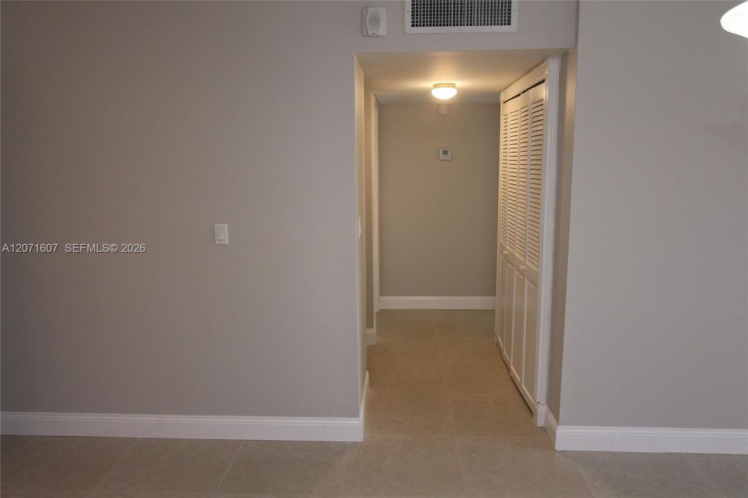 For Rent: $2,450 (2 beds, 2 baths, 1005 Square Feet)