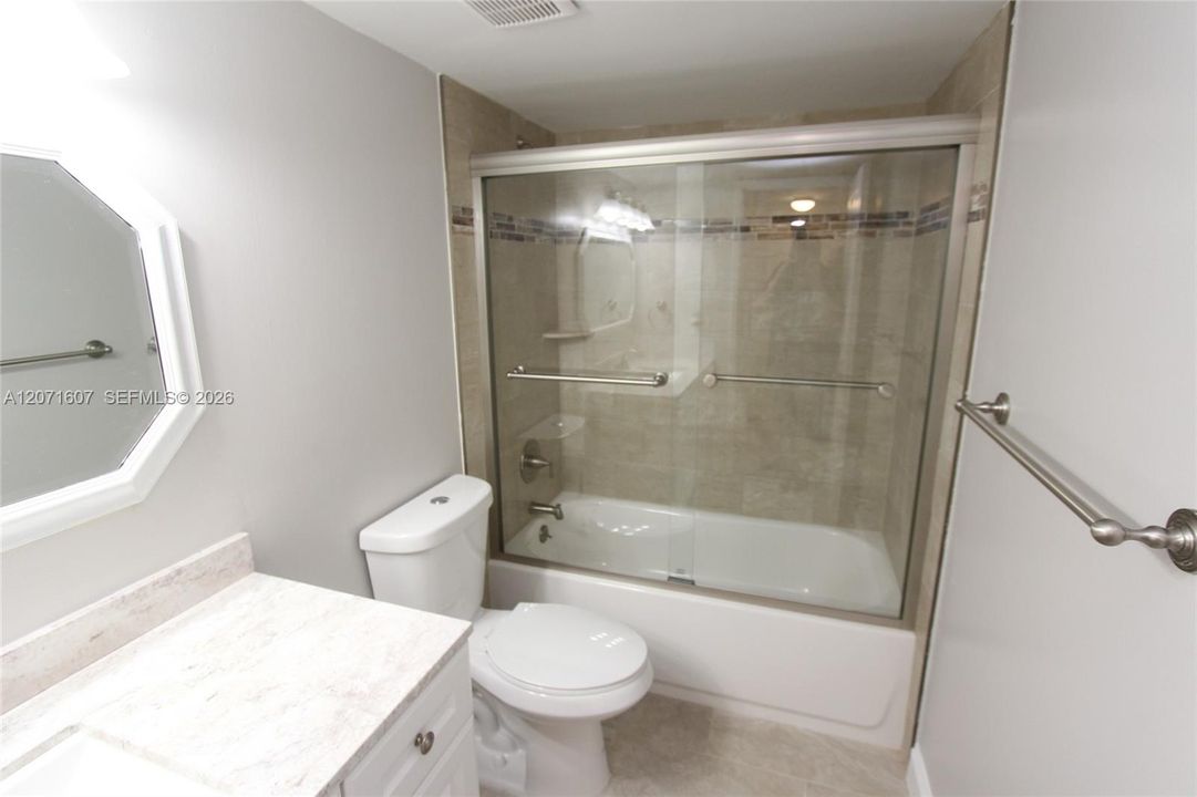 For Rent: $2,450 (2 beds, 2 baths, 1005 Square Feet)