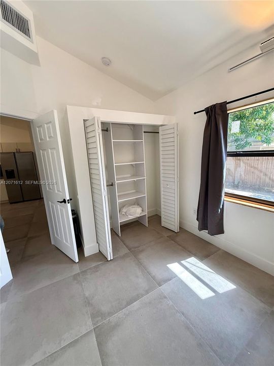 For Rent: $2,500 (1 beds, 1 baths, 700 Square Feet)