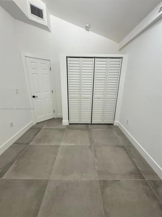 For Rent: $2,500 (1 beds, 1 baths, 700 Square Feet)