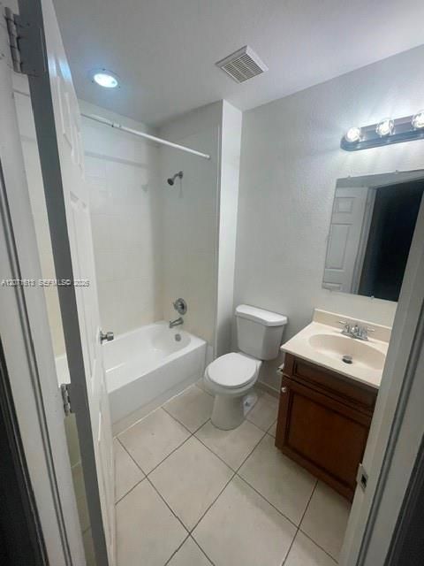 В аренду: $2,350 (3 спален, 2 ванн, 1627 Квадратных фут)