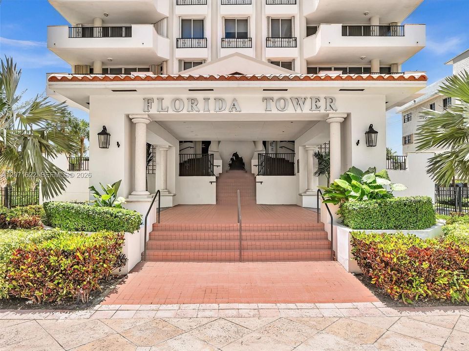 For Sale: $619,000 (2 beds, 2 baths, 1330 Square Feet)