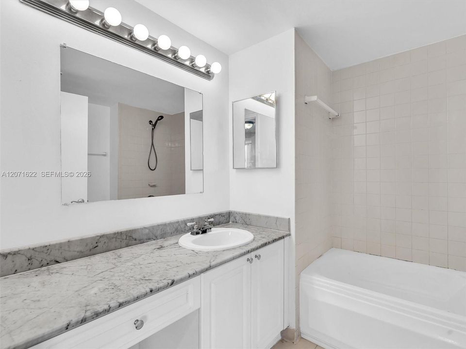 For Sale: $619,000 (2 beds, 2 baths, 1330 Square Feet)