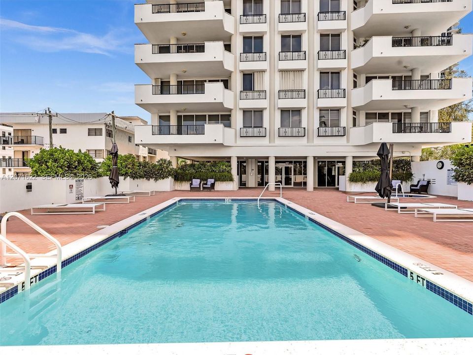 For Sale: $619,000 (2 beds, 2 baths, 1330 Square Feet)