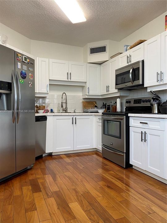 For Sale: $619,000 (2 beds, 2 baths, 1330 Square Feet)
