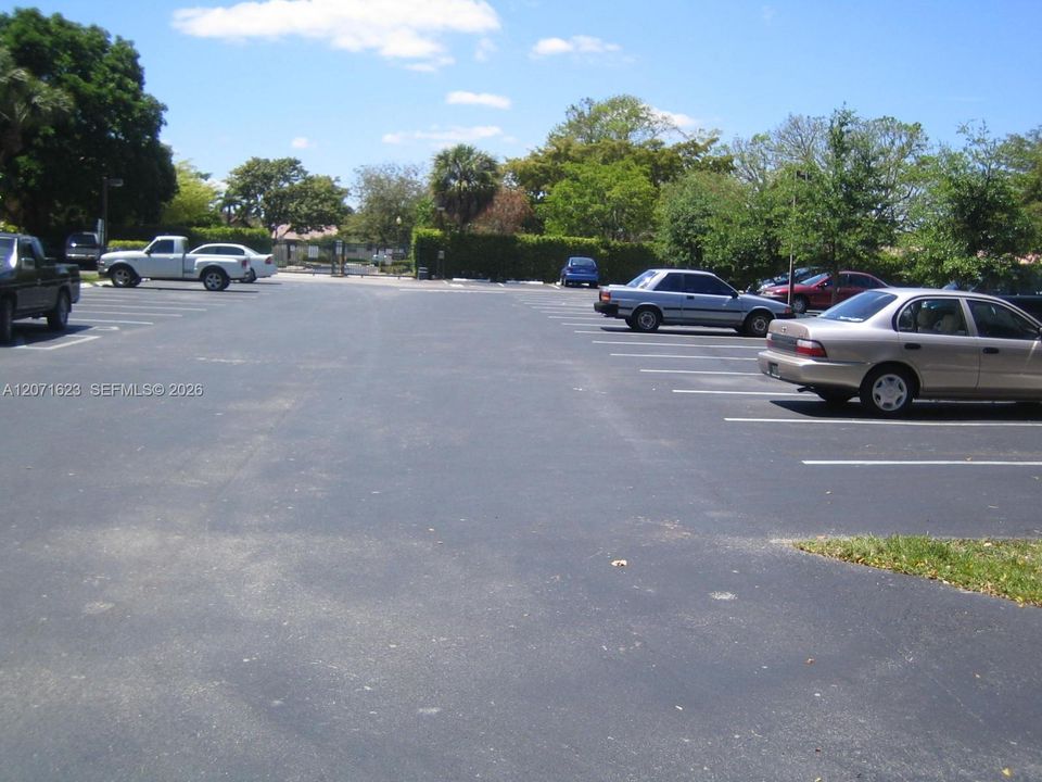 For Rent: $2,250 (2 beds, 2 baths, 906 Square Feet)