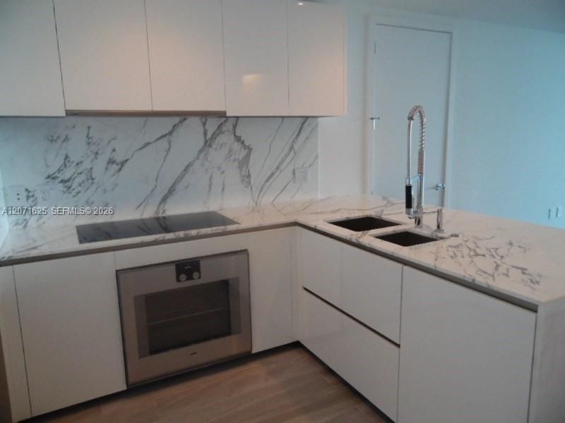 For Rent: $17,000 (2 beds, 2 baths, 1704 Square Feet)