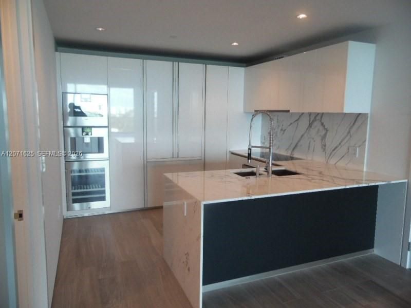 For Rent: $17,000 (2 beds, 2 baths, 1704 Square Feet)