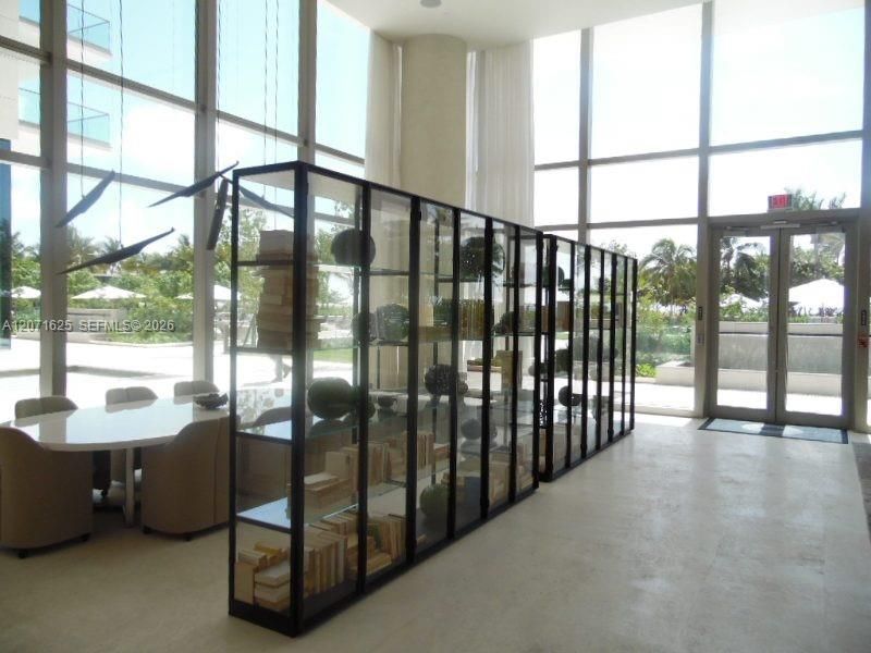 For Rent: $17,000 (2 beds, 2 baths, 1704 Square Feet)
