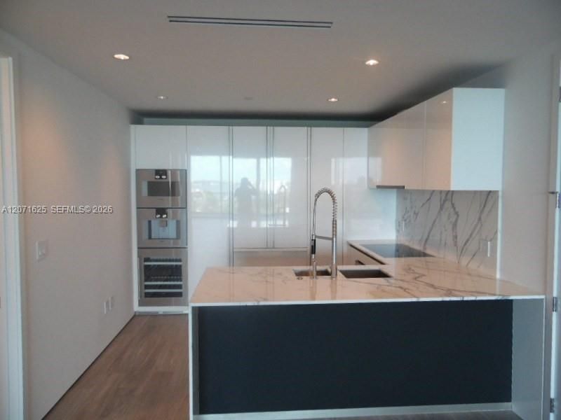 For Rent: $17,000 (2 beds, 2 baths, 1704 Square Feet)