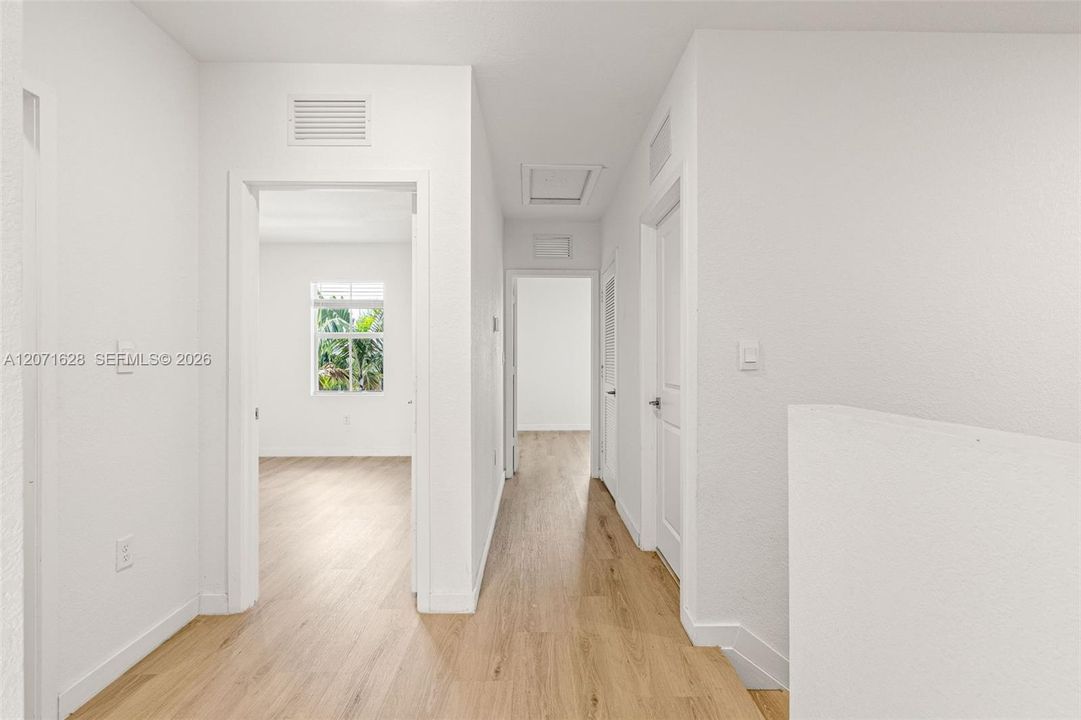 En Venta: $375,000 (3 camas, 2 baños, 1712 Pies cuadrados)
