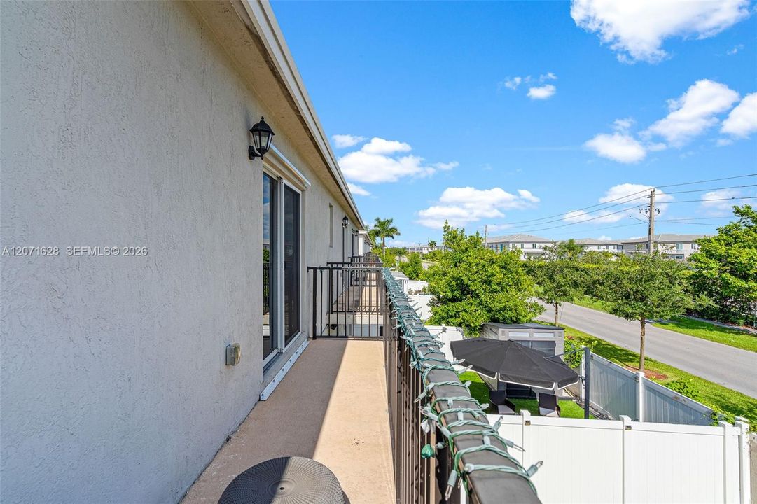 En Venta: $375,000 (3 camas, 2 baños, 1712 Pies cuadrados)